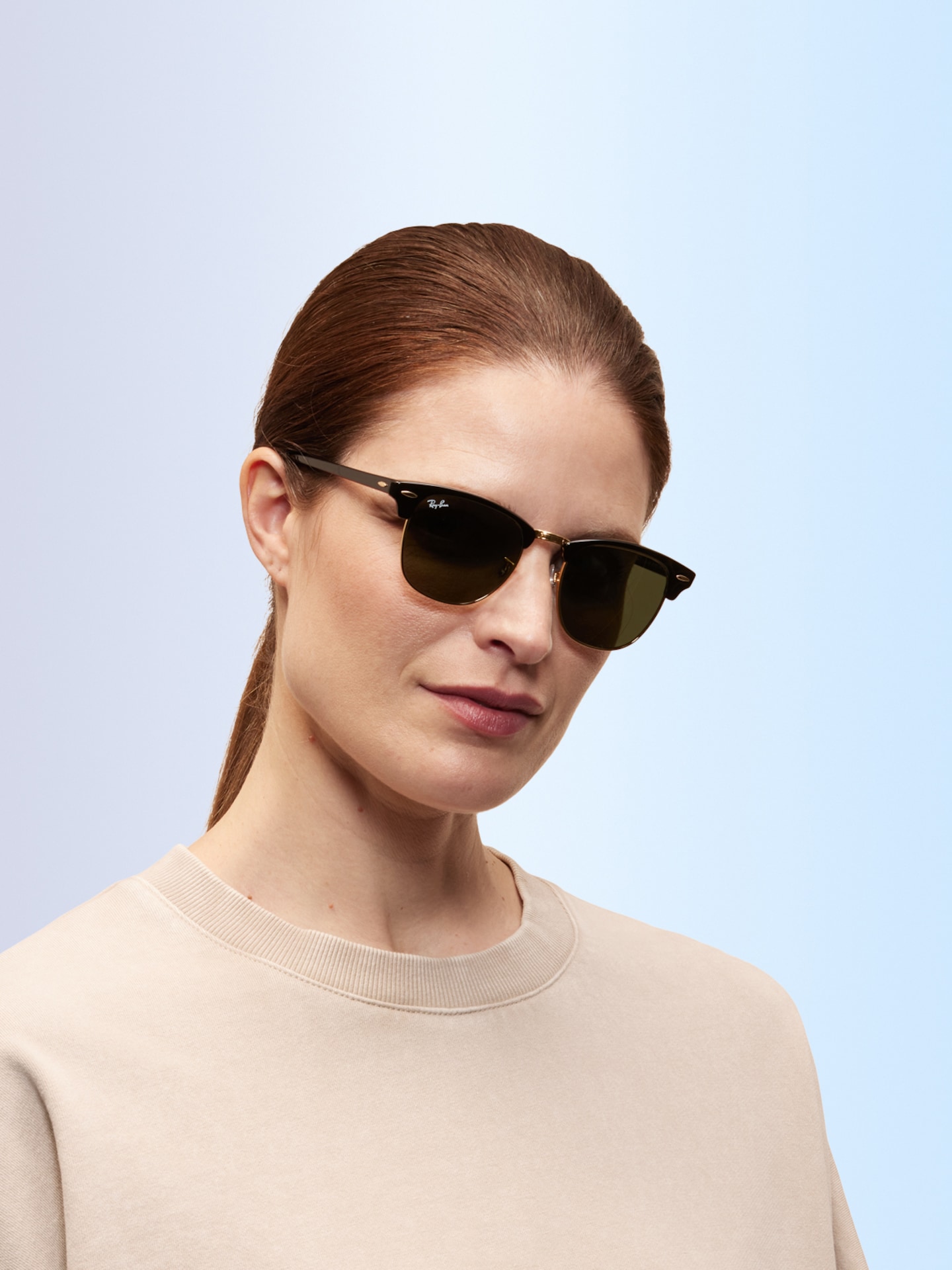 Ray-Ban Clubmaster サングラス ブラック/ゴールド NEW CLUBMASTER Sunglasses in Black On Gold and Green